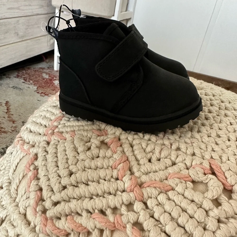 Cat & Jack Black Magnus Shoes Sherpa Lined Ankle Toddler Boots Size 5